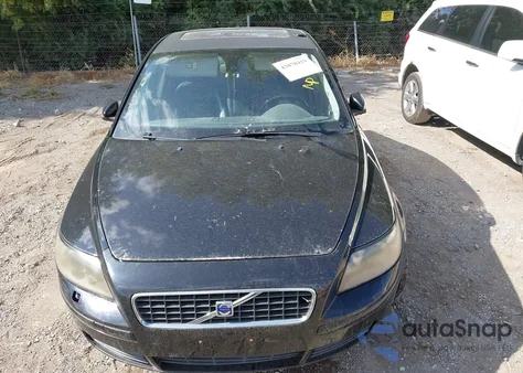2005 Volvo S40 2.4I from USA, damaged, VIN YV1MS382X52085213